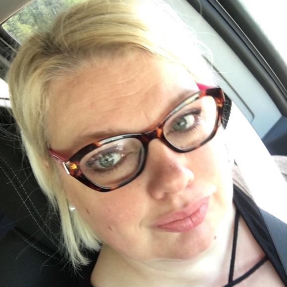 Meet your Posher, Ginger - Picture 2 of 2